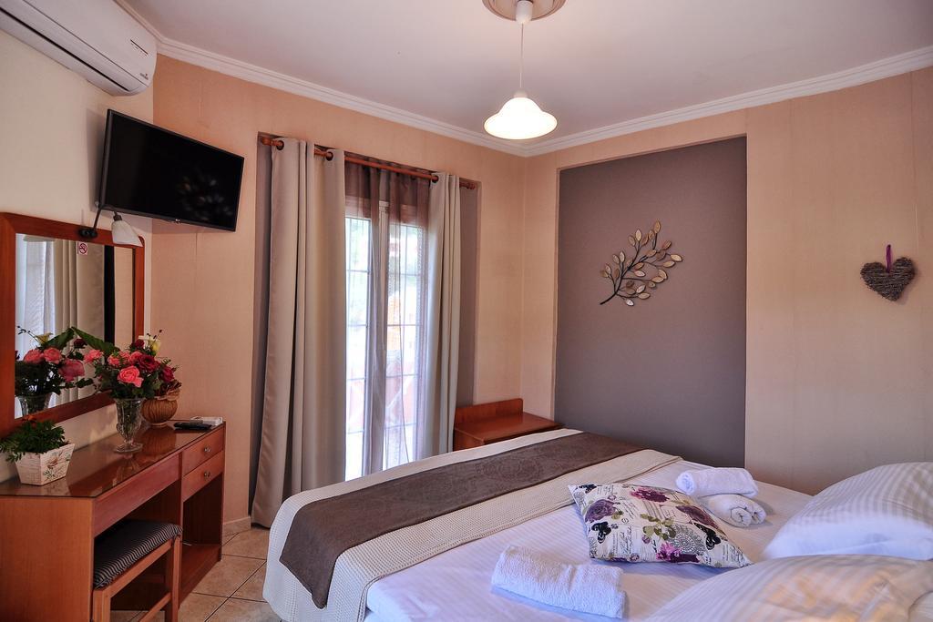 Rolandos Apartments Agios Gordios  Ngoại thất bức ảnh