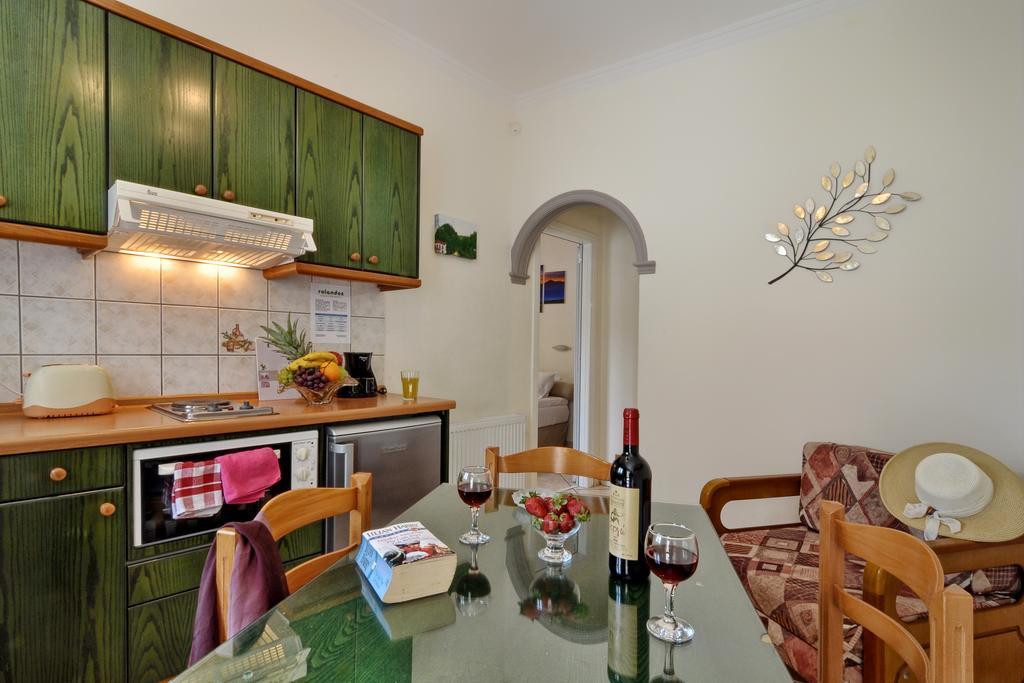 Rolandos Apartments Agios Gordios  Ngoại thất bức ảnh