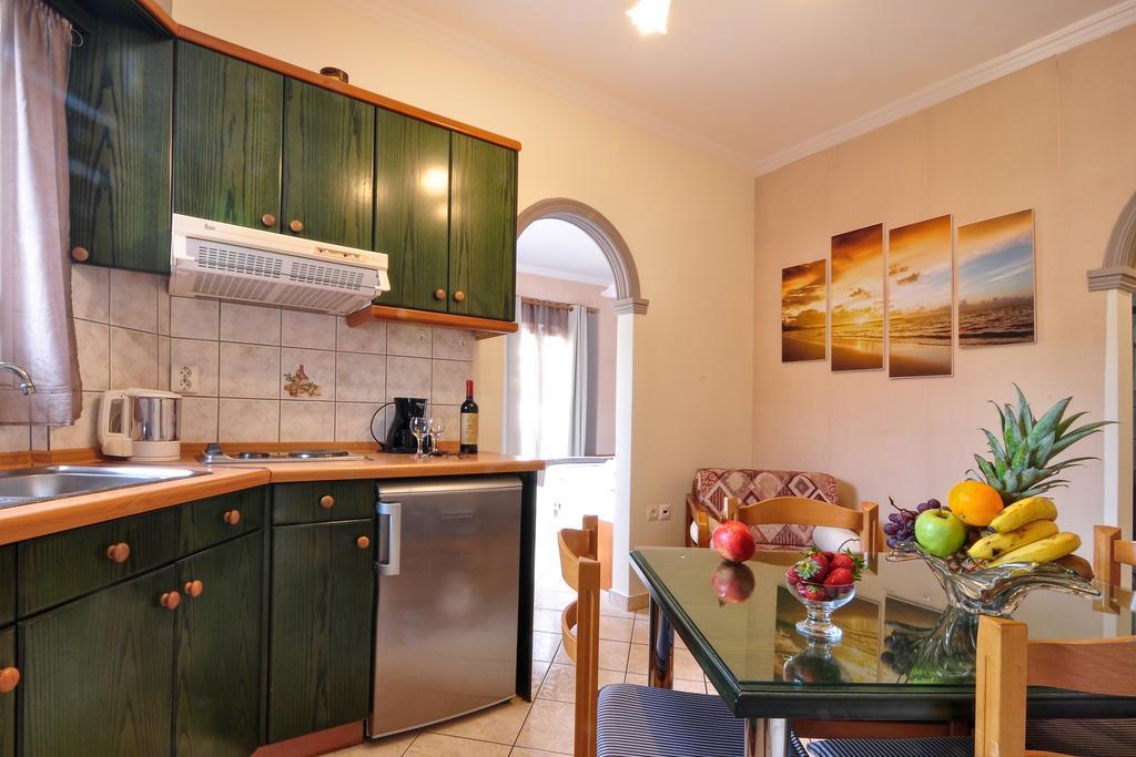 Rolandos Apartments Agios Gordios  Ngoại thất bức ảnh